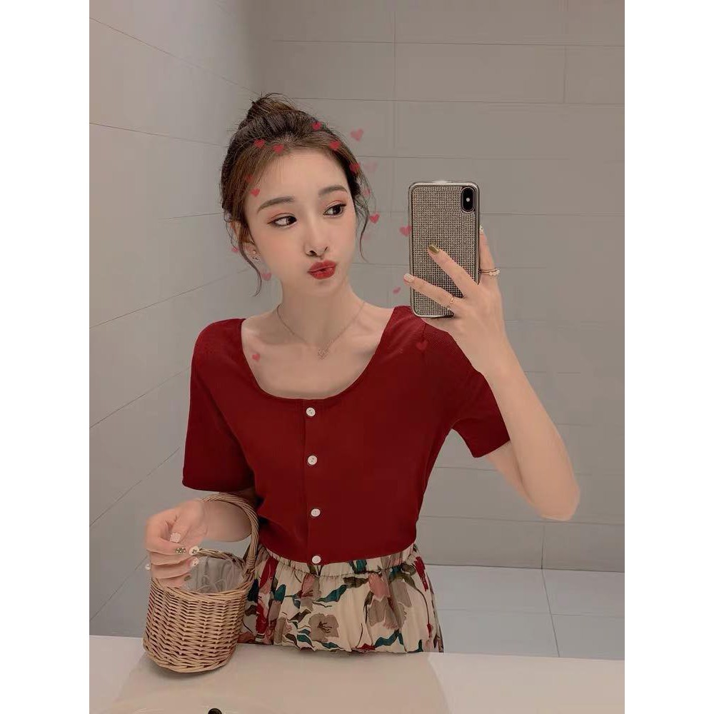 áo thun cổ vuông