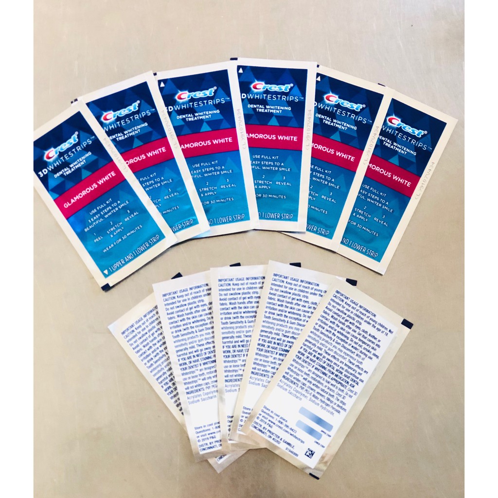 Một Miếng dán trắng răng Crest 3D White Glamorous White Whitestrips