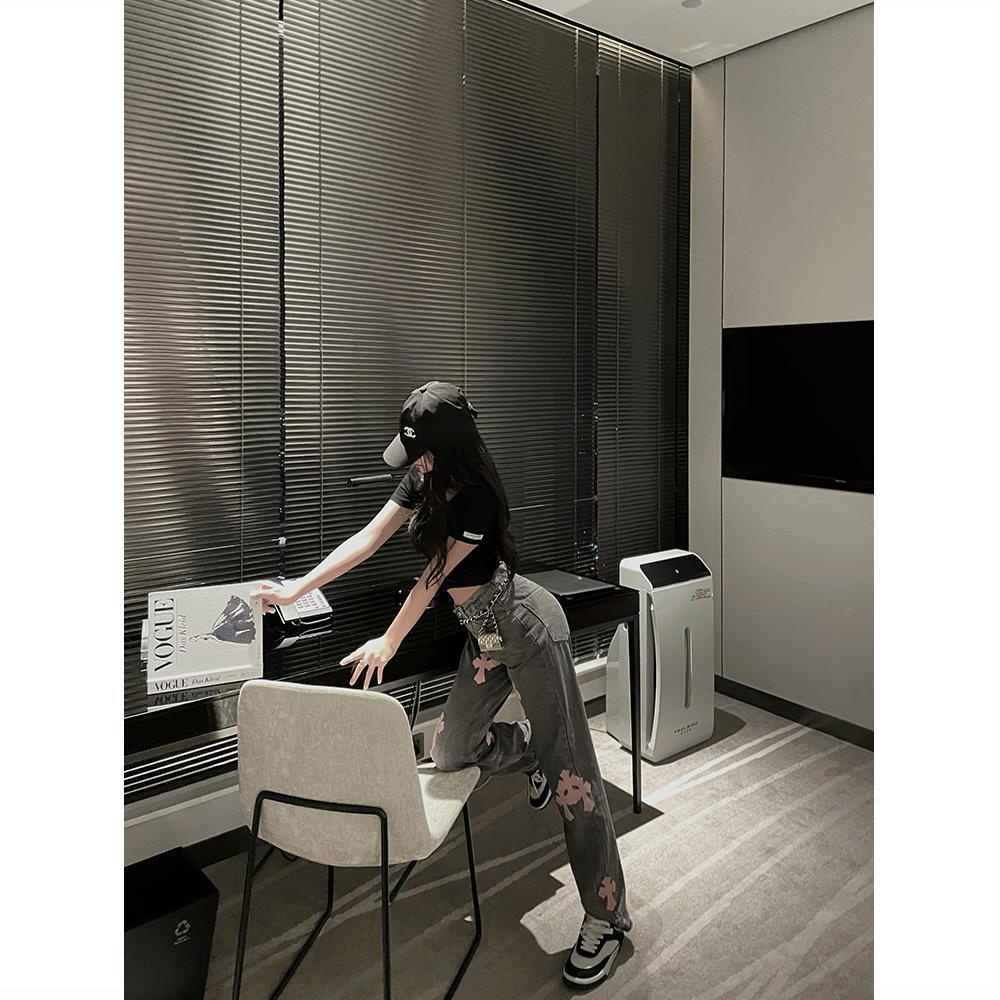 Quần jean ống thẳng dài họa tiết chữ thập màu hồng eo cao cho nữ