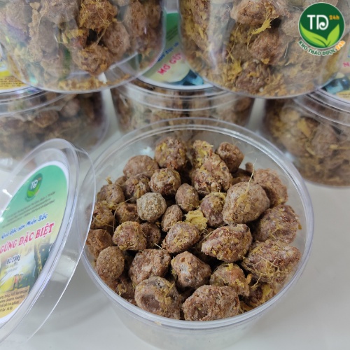 Mơ gừng đặc biệt đặc sản Hà Nội món ăn vặt thơm ngon - Kho thảo dược 24h - 200g