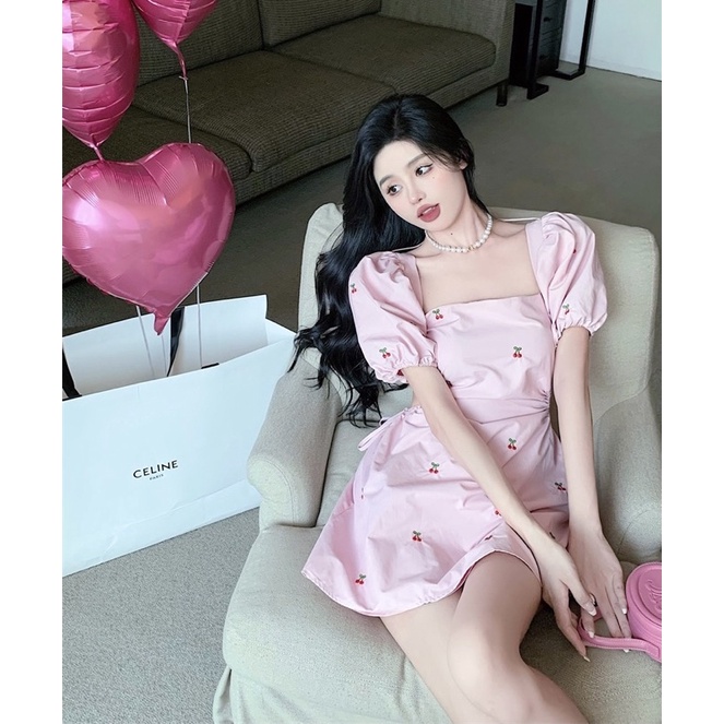 Đầm cổ vuông khoéc eo Ulzzang