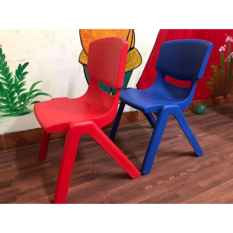Ghế nhựa đúc 4 màu cho bé giá rẻ cty Anh Khôi, ko đặt chung đơn với bàn chân gấp vì cồng kềnh ko đi dc ạ