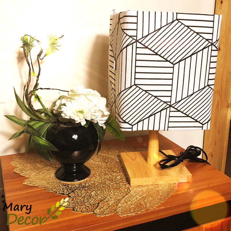 Đèn ngủ Mary Decor, đèn ngủ để bàn chân gỗ phong cách Nhật Bản, chao vải canvas hiện đại - TỨ GIÁC TRẮNG -DB-G10