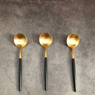 Thìa cafe mạ vàng titan cán đen cao cấp 60k/ chiếc