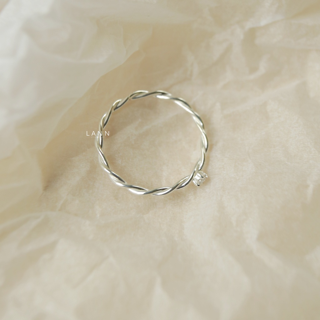 Nhẫn xoắn mảnh 1 đá BẠC S925 LANN R288