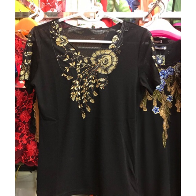 Áo len mỏng đính đá sang trọng dành cho mẹ