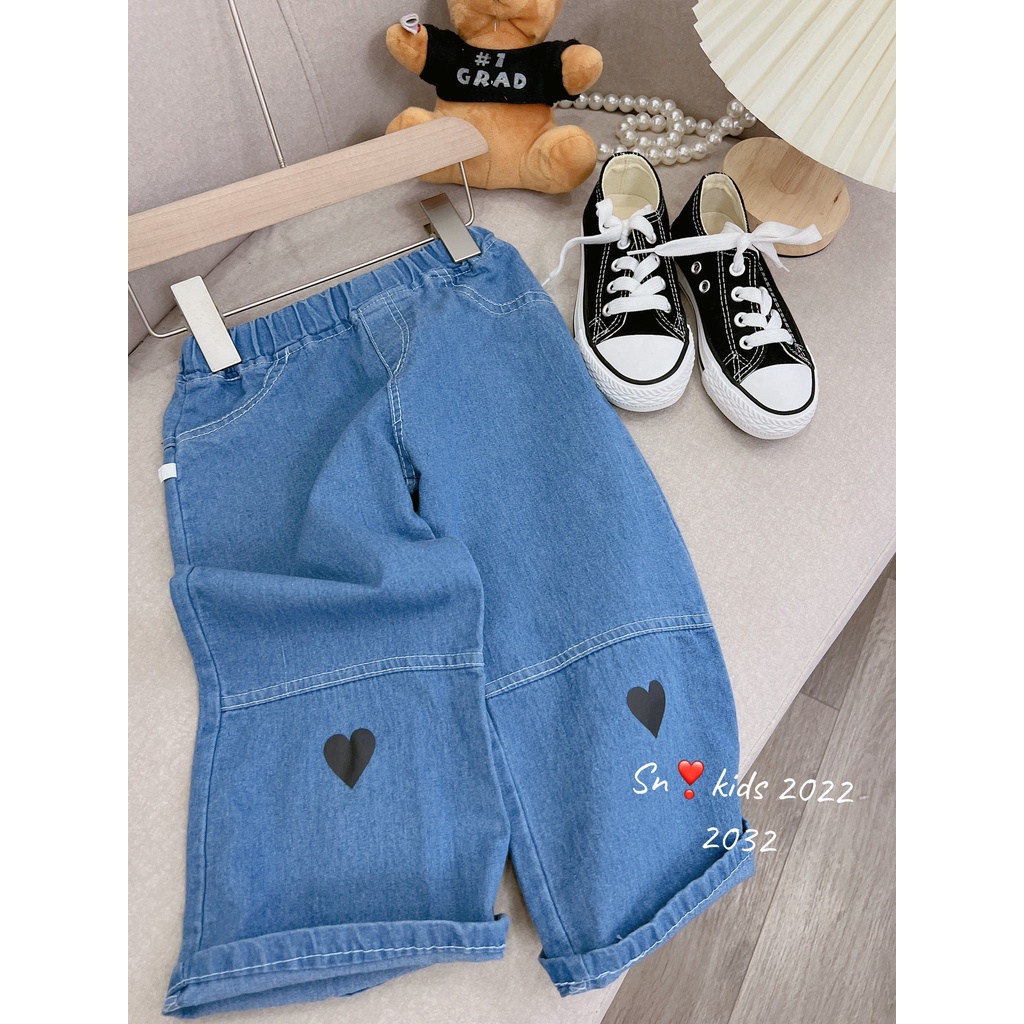 Set áo vàng cổ bèo quần tim bé gái