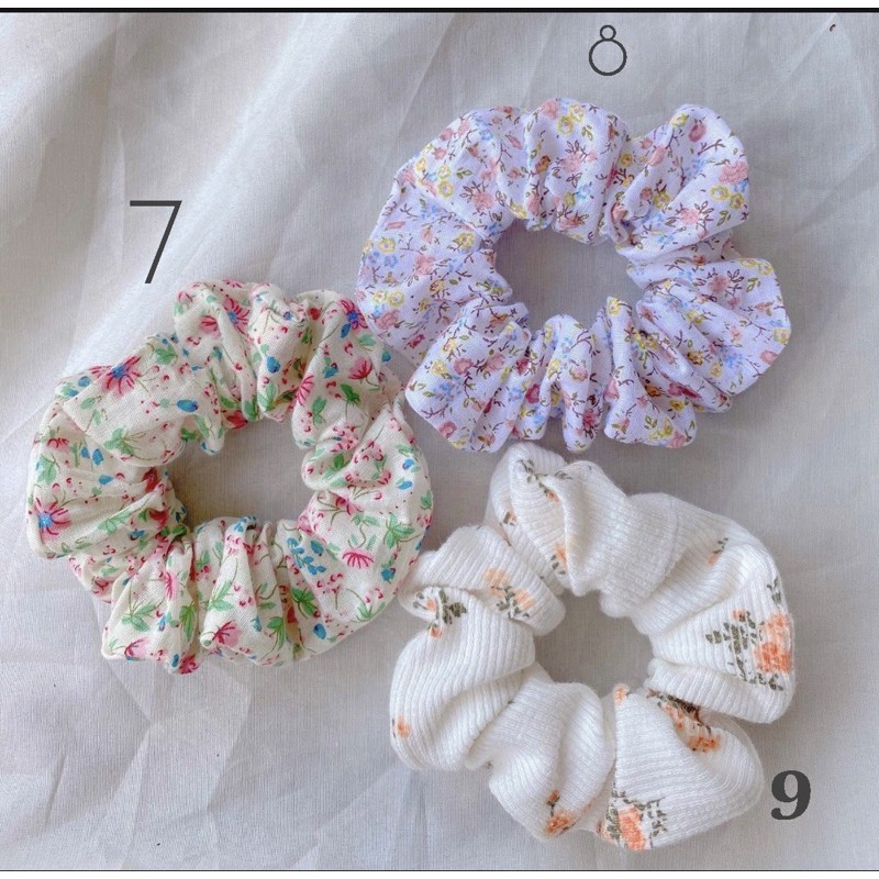 scrunchie cột tóc hoạ tiết hoa dễ thương