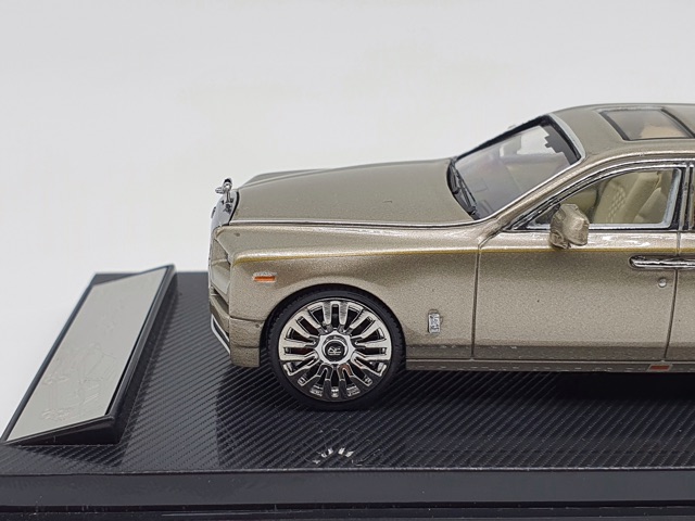 Xe Mô Hình Rolls Royce Phantom bản 4 cửa 1:64 ( Vàng Đồng )