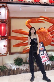 Yếm HYLT của Rosé BlackPink