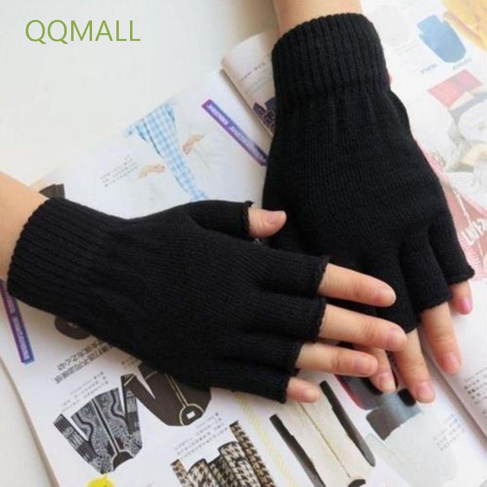 Đôi găng tay hở ngón giữ ấm phong cách thời trang cho nam
