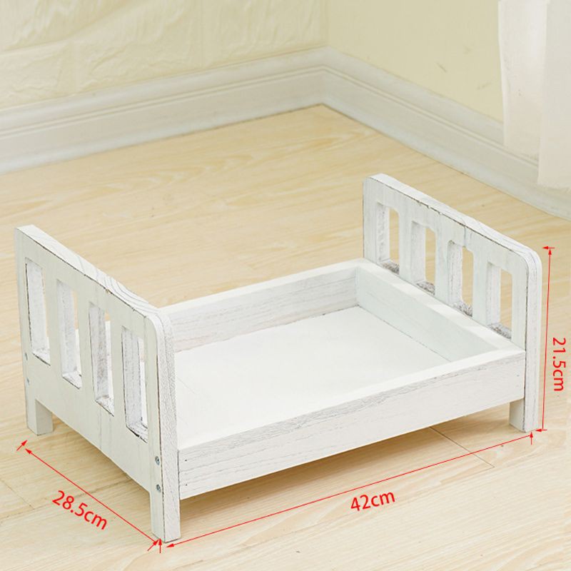 Đạo cụ giường gỗ làm phông nền chụp ảnh cho trẻ sơ sinh