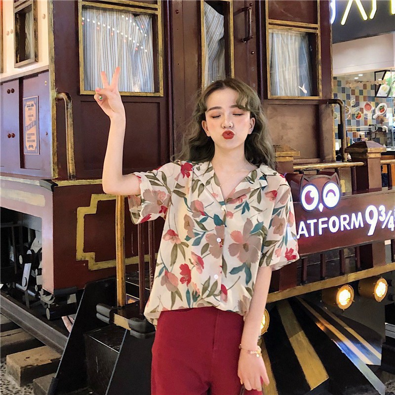 Áo chiffon tay ngắn hoạ tiết in phong cách retro