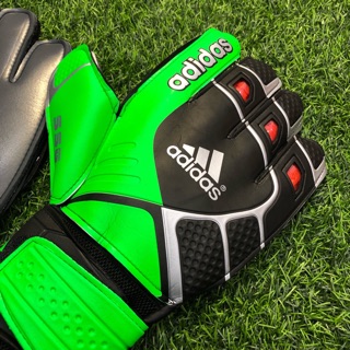 Găng tay thủ môn Adidas