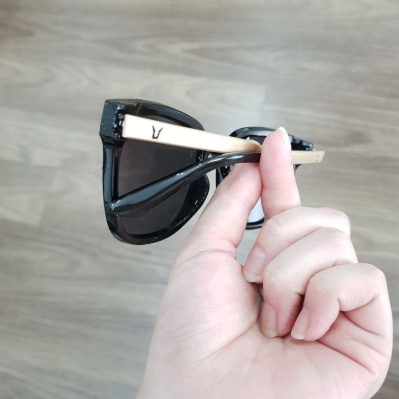 Kính mát nam nữ  chống UV400 thiết kế mắt vuông dễ đeo màu sắc thời trang 6035