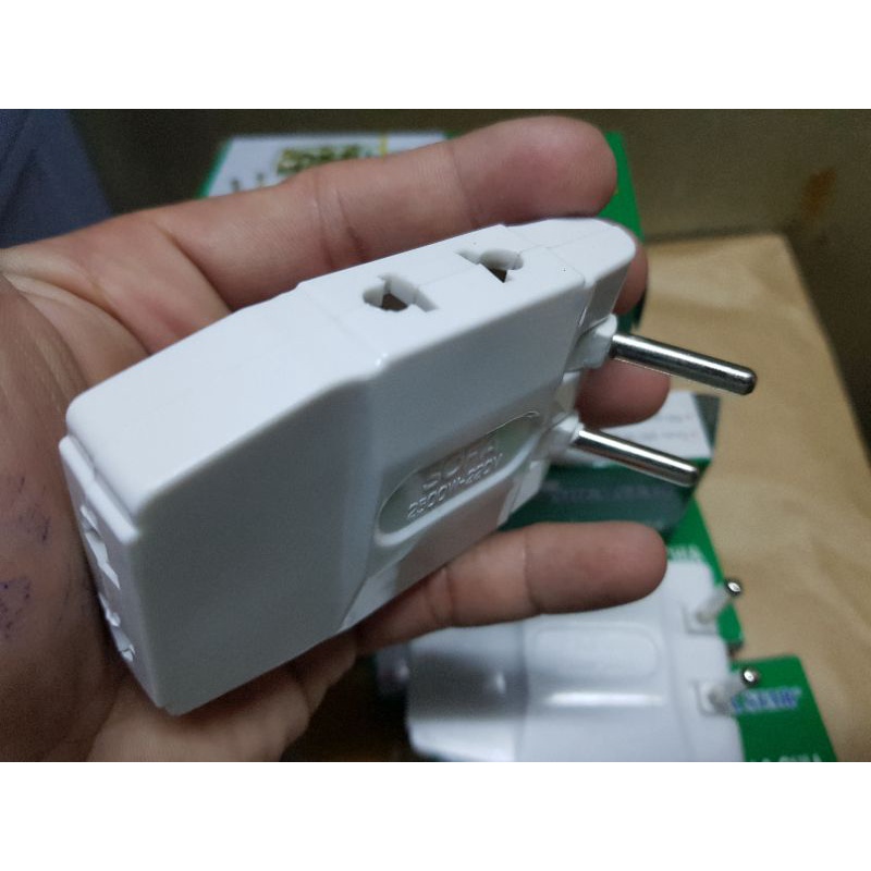 Phích cắm chia ra 3 ổ cắm hoặc 5 ổ cắmđiều chỉnh lên xuống được SoFa 2000w