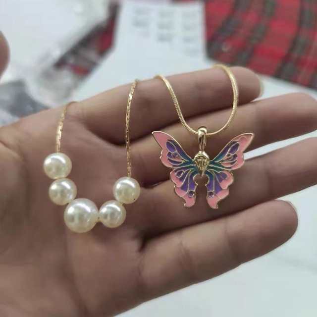Vòng cổ Mặt Hình Bướm Đính Ngọc Trai Thời Trang Cho Búp Bê Barbie