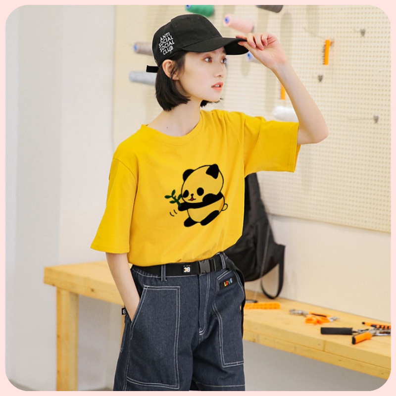 Áo Thun Unisex Nữ In Hình Gấu Trúc Cầm Cây Xanh