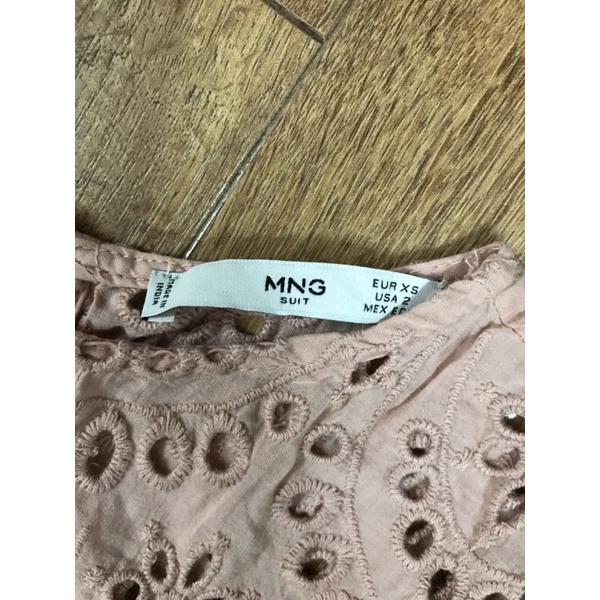 Pass Váy Mango linen thêu lỗ