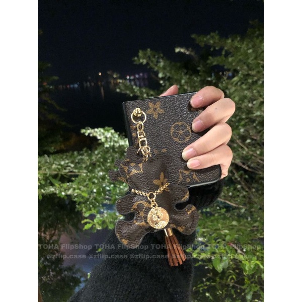 [HÀNGSẴN] Ốp da Samsung Z Flip 3 / Z Flip 4 hoạ tiết dây gấu (Ảnh shop chụp) / Z Flip3 / ZFlip3 / Z Flip4/ ZFlip4