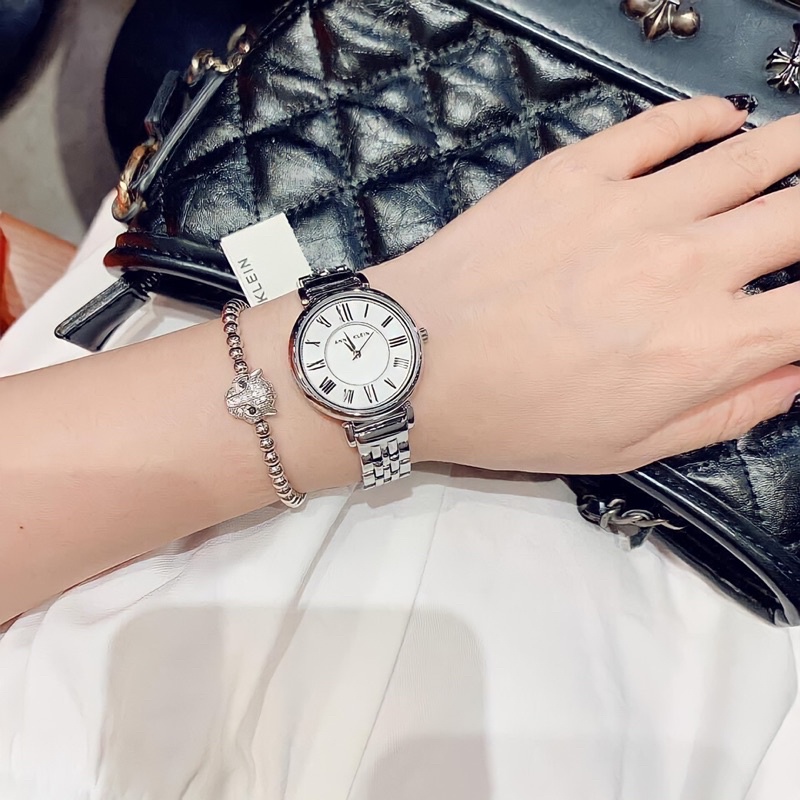 Đồng hồ nữ ANNE KLEIN model AK/2159SVSV dây kim loại dáng cổ điển