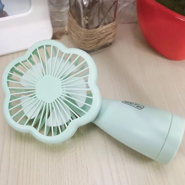 Quạt Mini, Quạt Cầm Tay Mini  5 Cánh Hoa Mai Có Led Model 668 | BigBuy360 - bigbuy360.vn