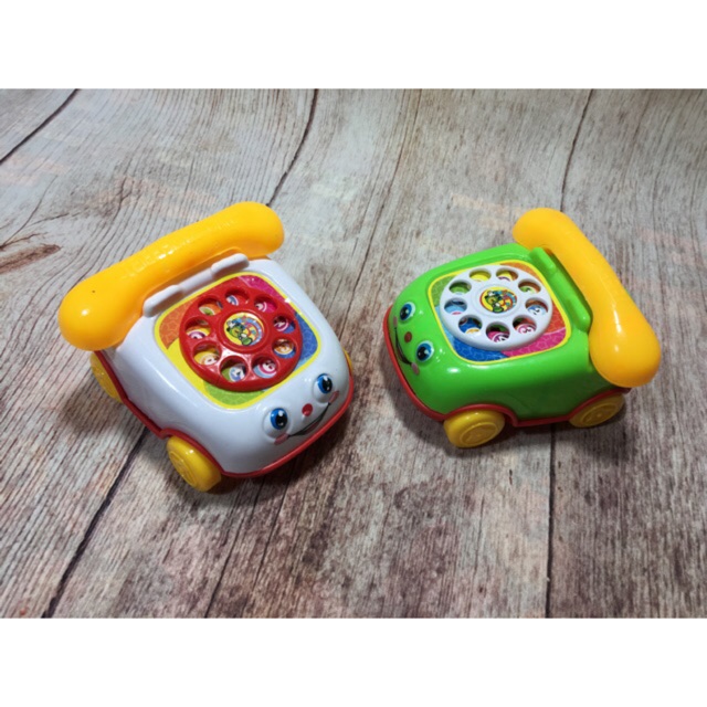 Xe điện thoại chạy dây cót