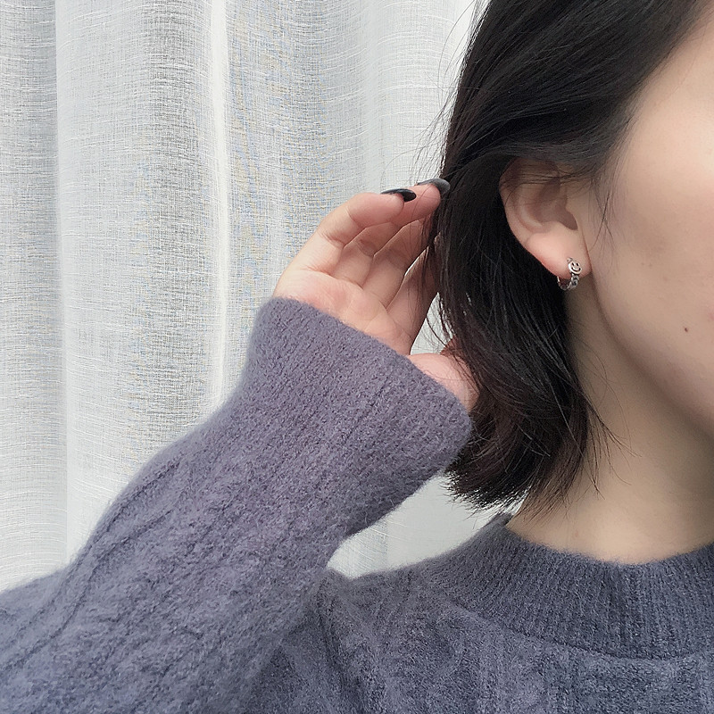 Khuyên tai dáng tròn họa tiết mặt cười phối dây xích phong cách độc đáo 22629