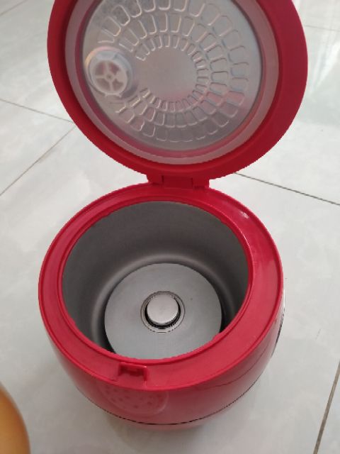 Nồi cơm điện kangaroo đỏ 1,2lit. KG822. hàng trưng bày y hình | BigBuy360 - bigbuy360.vn