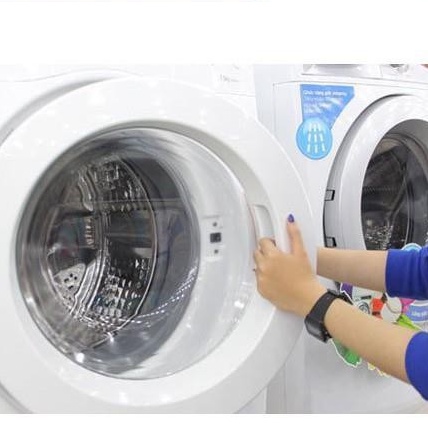 Bột giặt OMO Matic 5,7kg Danh cho máy giặt cửa trước/ Cửa trên