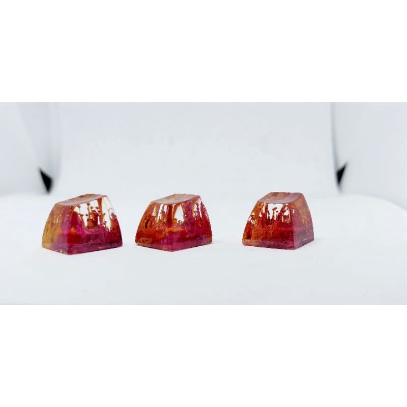 Keycap artisan SA R1 tone đỏ vàng trang trí bàn phím cơ gaming.