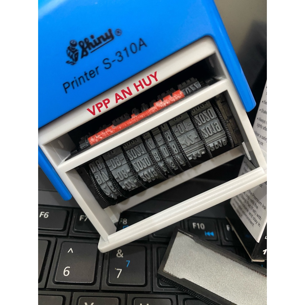 Dấu có 2 ngày tháng năm trên cùng 1 dòng và 1 dòng nội dung cần khắc Shiny S-310A