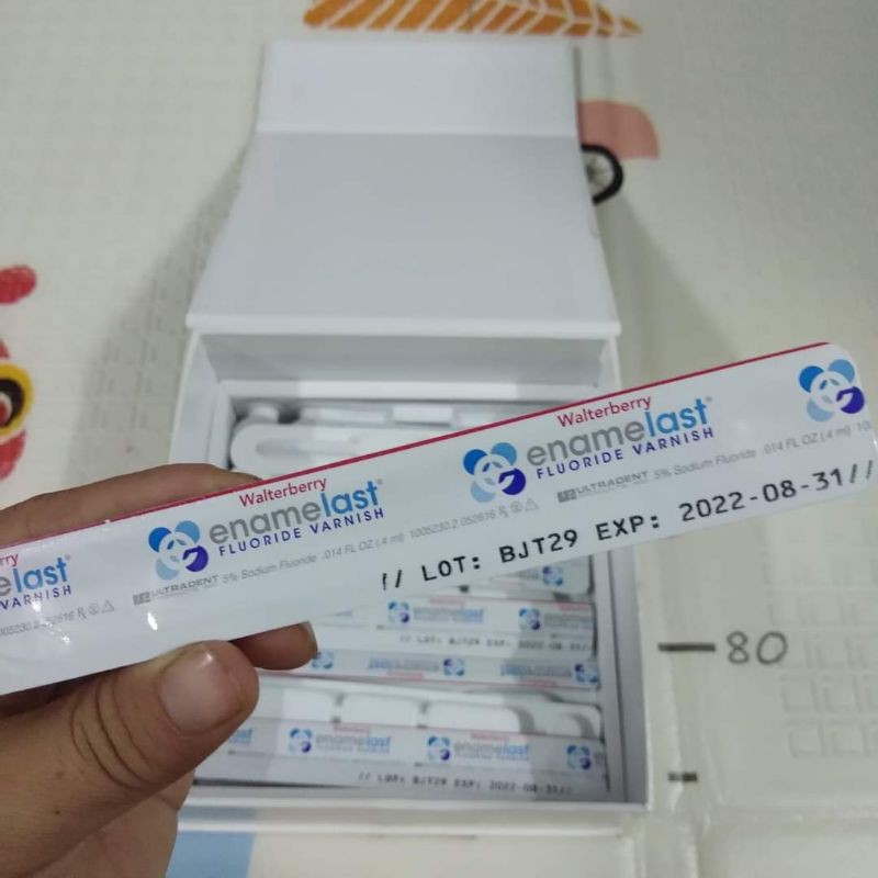 TUÝP BÔI VECNI FLOUR VIỀN ĐỎ CAO CẤP