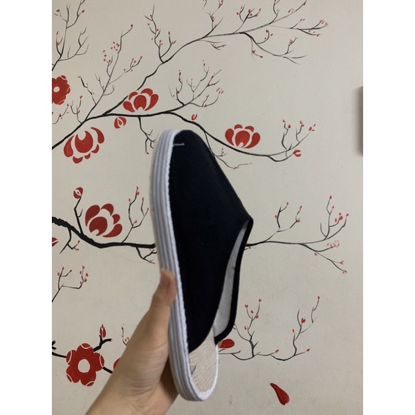 Hài mũi cong mặc cổ phục giá rẻ