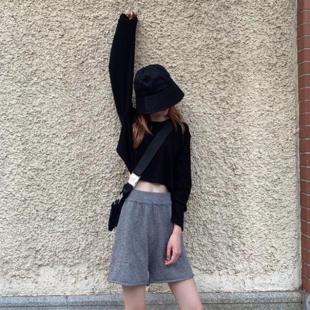 Áo croptop dài tay cổ tròn | BigBuy360 - bigbuy360.vn