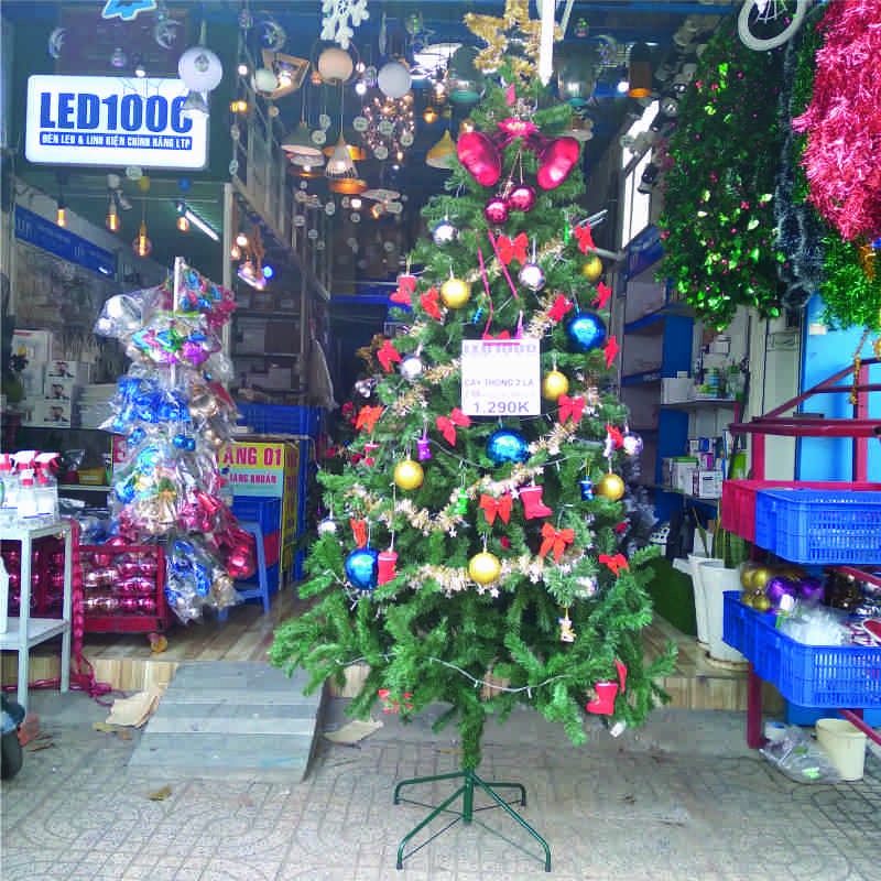 Cây thông Noel CHAANG CHIIA 1.2m - 1.5m - 1.8m - cao cấp trang trí giáng sinh màu xanh (chưa bao gồm phụ kiện)