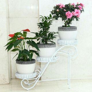 Kệ sắt để chậu hoa