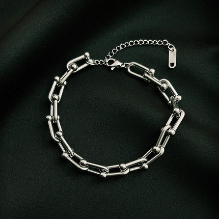 Thời Trang Vòng Tay Chất Liệu Thép Titan Mạ Vàng 18K Mặt Hình Ngựa Sang Trọng