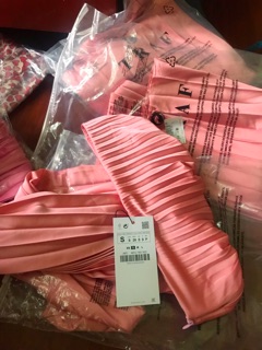Chân váy Zara màu Hồng ( Pleated Skirt )
