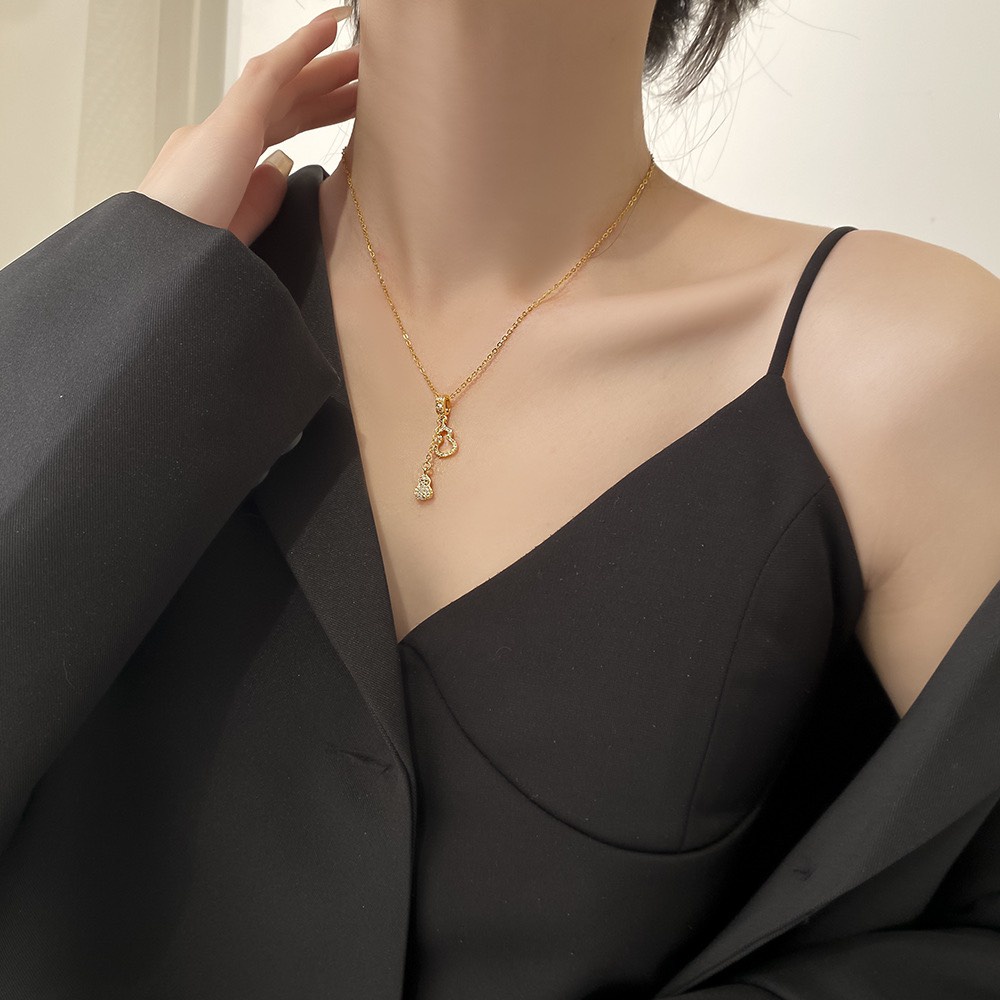 Dây chuyền titan nữ không gỉ mạ vàng 18k, mặt hồ lô may mắn Her Accessories CT320