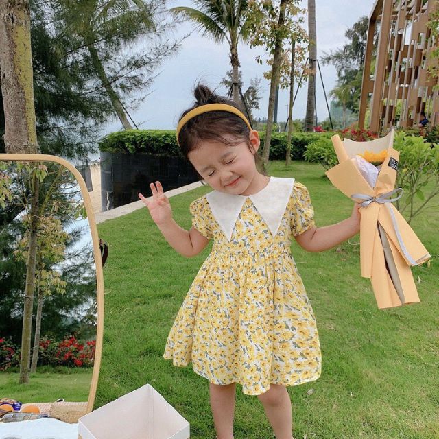 Váy hoa vàng vintage cho bé gái