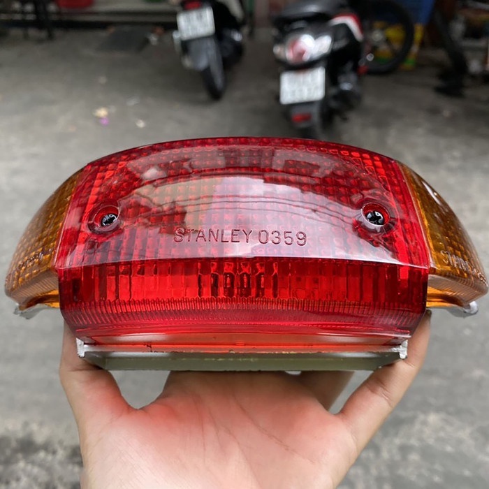 Đèn hậu xe dream lùn.