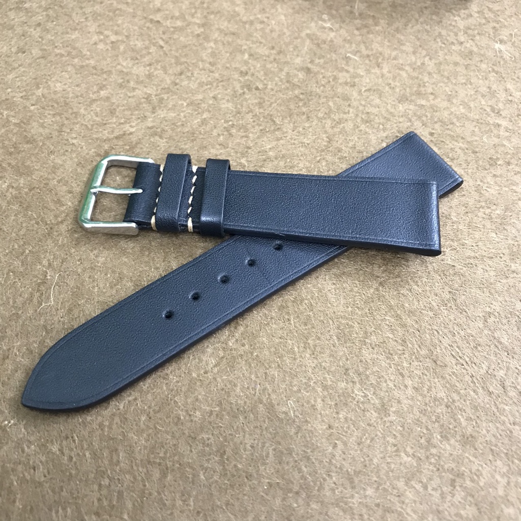 Dây đồng hồ da bò đen trơn Tặng kèm khóa và size 20Chất liệu da bò thật 100% da bò tự nhiên. Cam kết da thậ