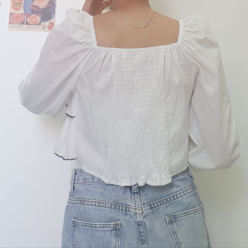Áo Croptop Babydoll Màu Trắng Nhún Tầng Dài Tay Trễ Vai- Penguin House