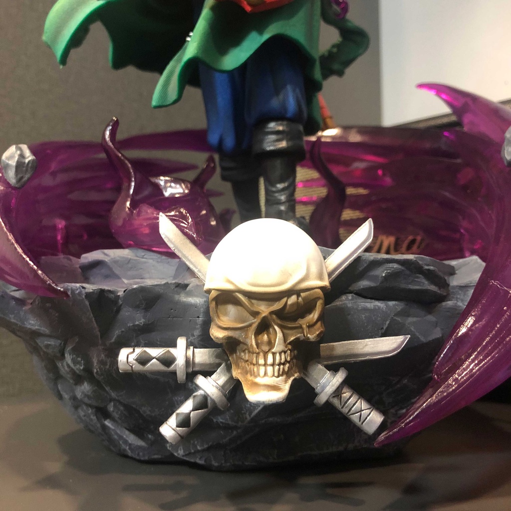 Figure / Mô hình Zoro Hắc Kiếm 43 cm BẢN CAO CẤP có LED