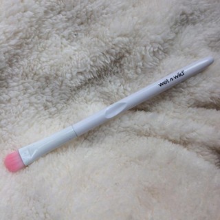 Cọ đánh phấn mắt Wet n Wild Crease Brush