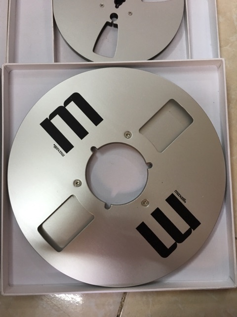 1 ĐÔI XƯƠNG NHÔM AKAI 7 inch và 1 ĐÔI MAXELL 10 inch