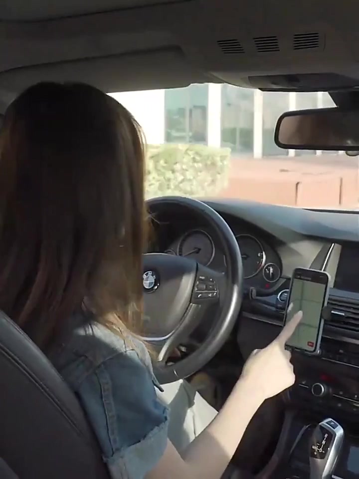 Giá đỡ điện thoại trên ô tô, kẹp điện thoại ô tô gắn trên bảng điều khiển - gương chiếu hậu - kẹp che nắng xoay 360 độ | BigBuy360 - bigbuy360.vn