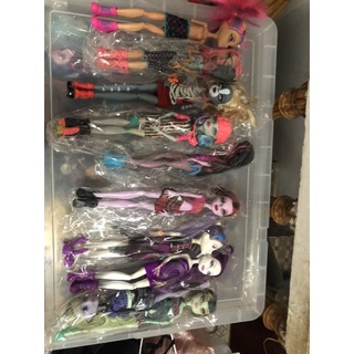 N2 - Búp bê monster high