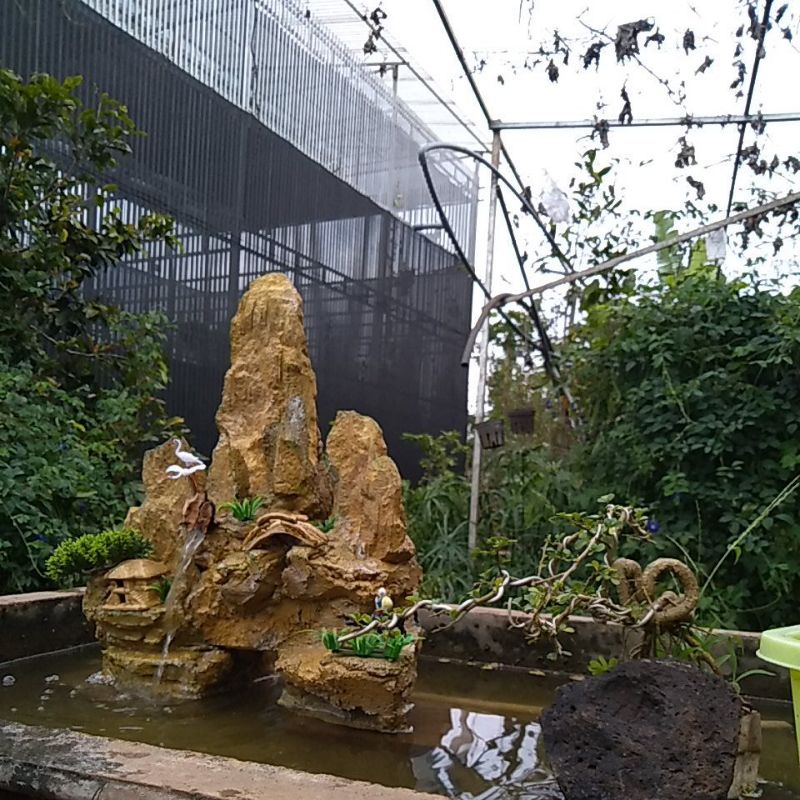 Hòn non bộ đá đẹp rẻ có thác nước sinh động